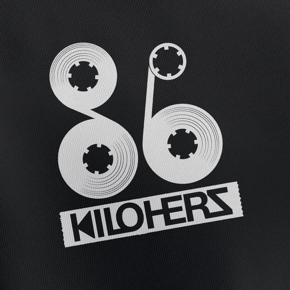 86kiloherz-tape-shirt-schwarz-closeup