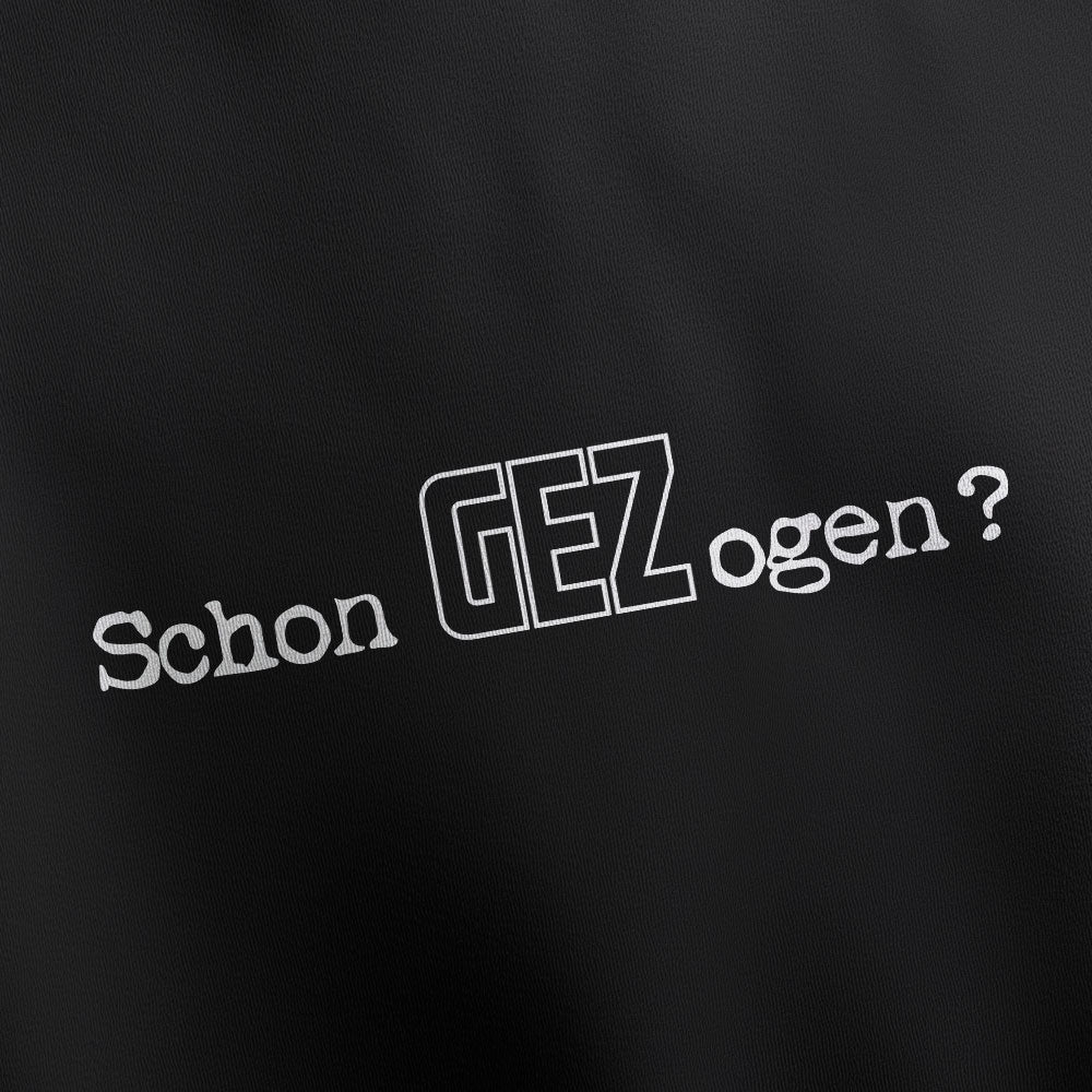gez-hoodie-schwarz-closeup