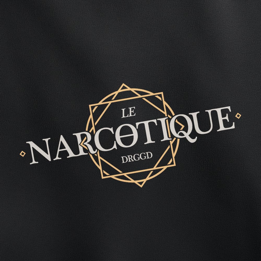 lenarcotique-shirt-schwarz-closeup