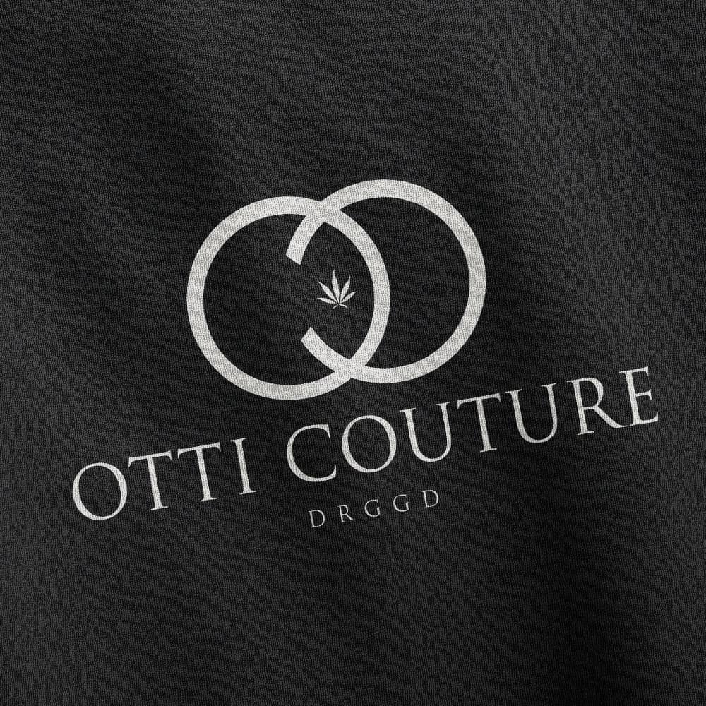 otti-couture-shirt-schwarz-closeup
