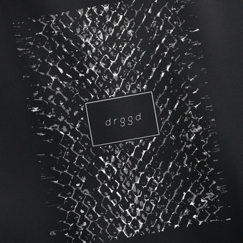schlange-hoodie-schwarz-closeup