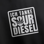 sour-diesel-hoodie-schwarz-closeup