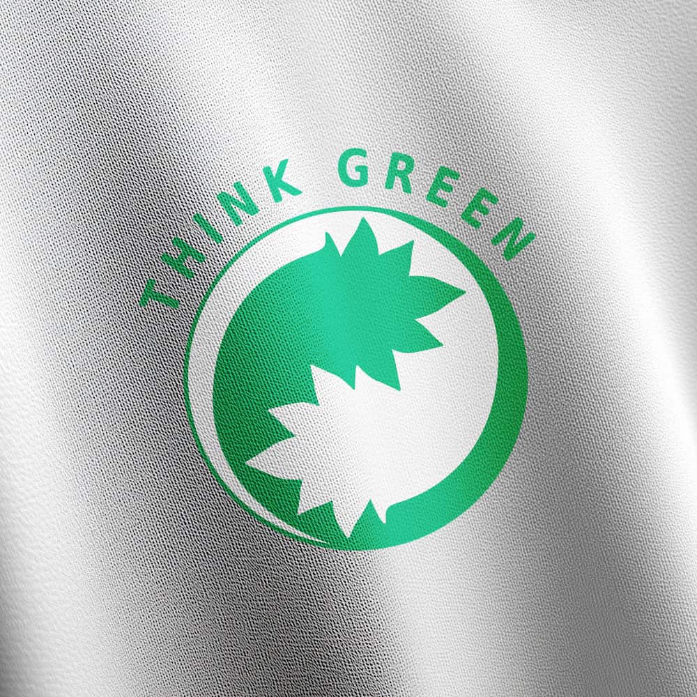 think-green-shirt-weiss-closeup